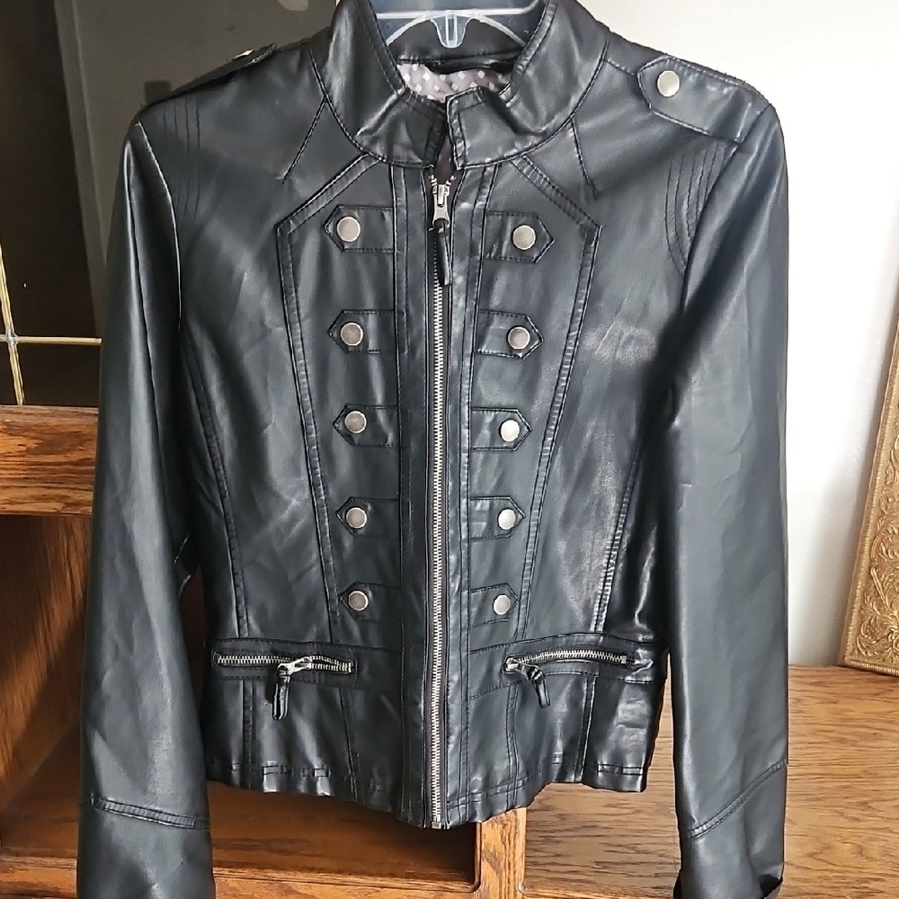 Vanity Black Leather Jacket for Women - Picture 4 of 6